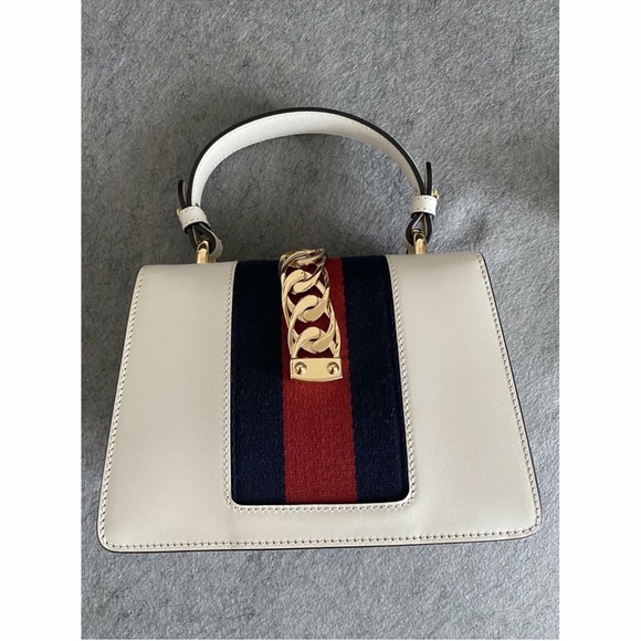 Gucci bag Silvie - Picture 6 of 16